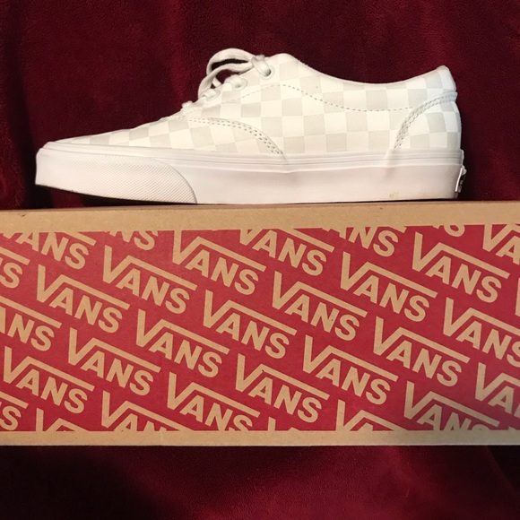 Vans Shoes - #180) NEW ❤️VAN’s Ladies’ checkerboard shoes